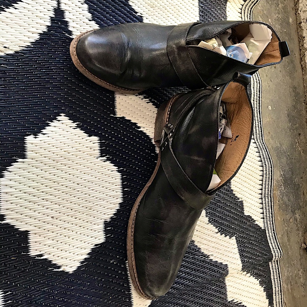 koolaburra black boots